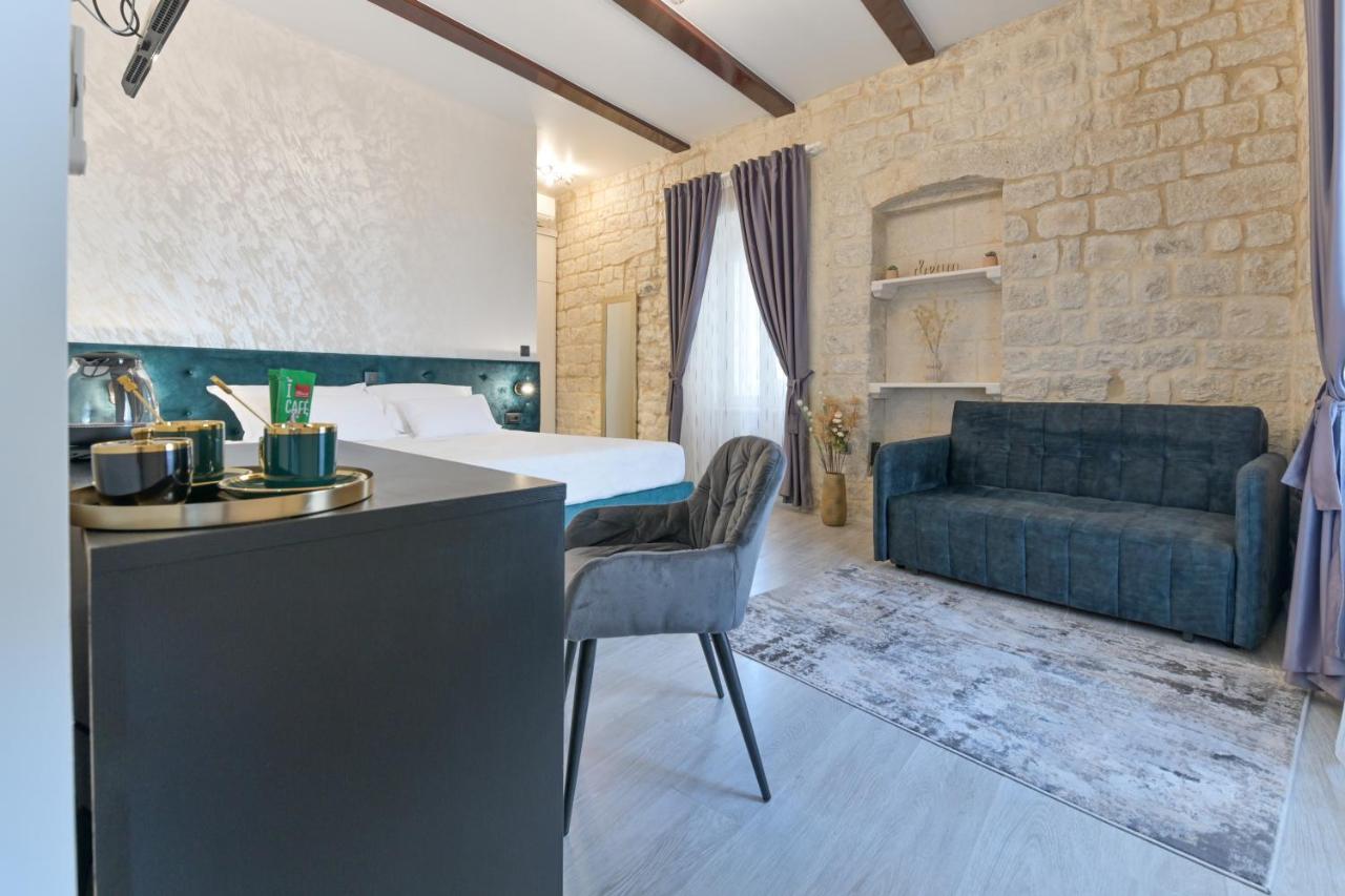 Luxury Rooms "Kaleta" Trogir Exteriör bild